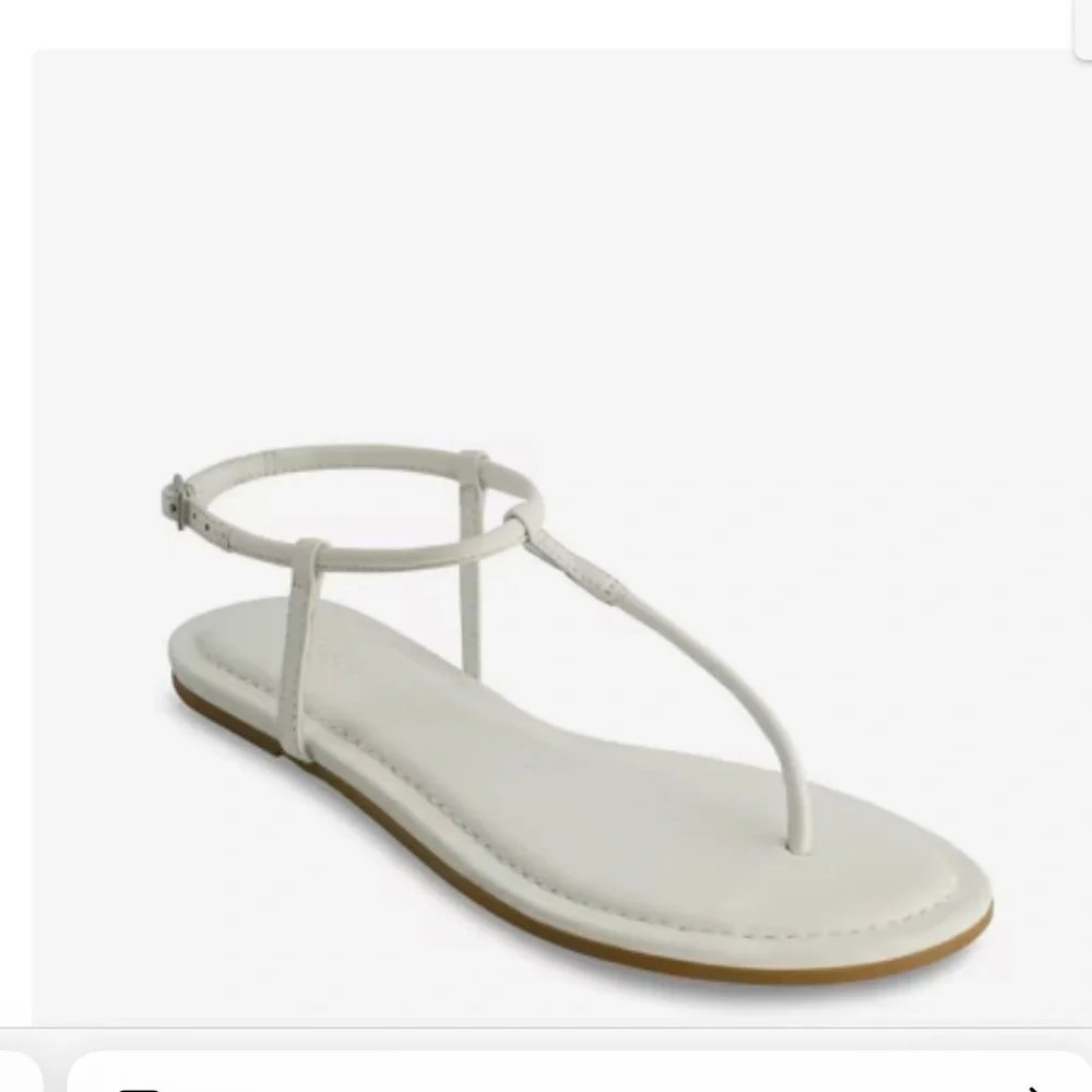🆕 Bernardo T-strap Sandals